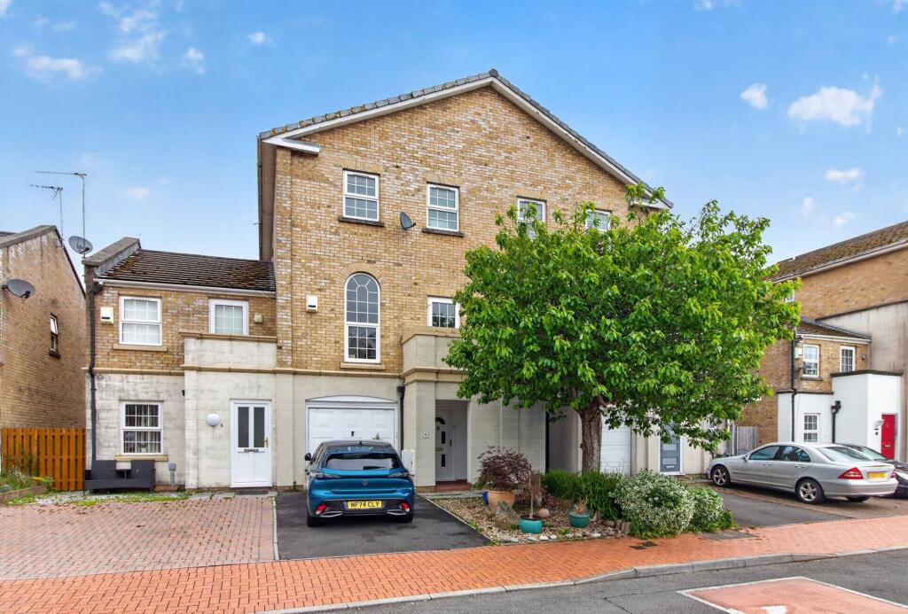 Main image of property: Llwyn Passat, Penarth, CF64