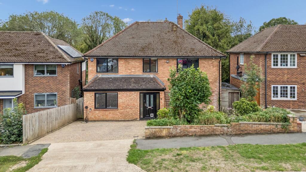 Main image of property: Cranborne Avenue, Hitchin, SG5 2BS