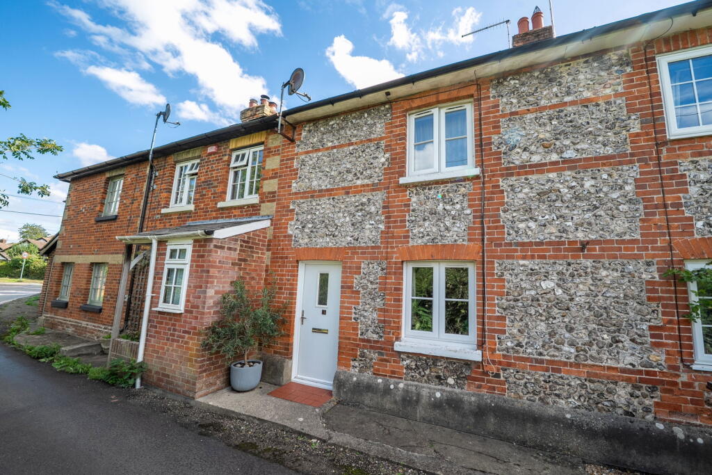 Main image of property: The Weir, Whitchurch, RG28 7JA