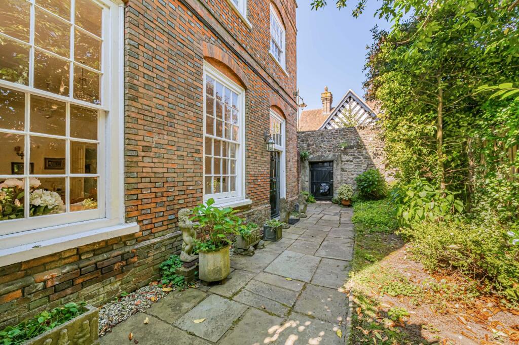 Main image of property: East Street, Petworth, West Sussex, GU28