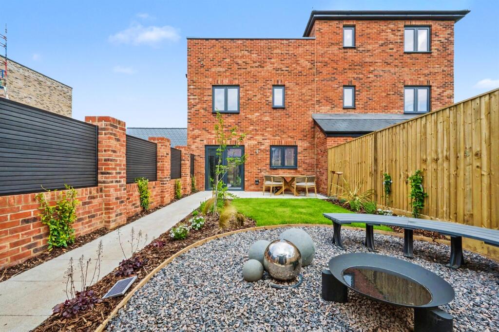 Main image of property: The Speedwell, Horton Heath, The Lower Acre