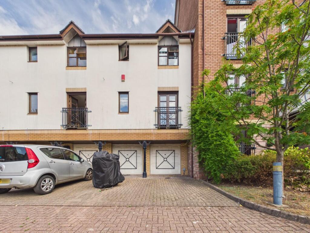 Main image of property: Butlers Walk, Bristol