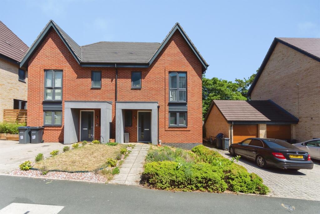 Main image of property: New House Farm Drive, Northfield, Birmingham