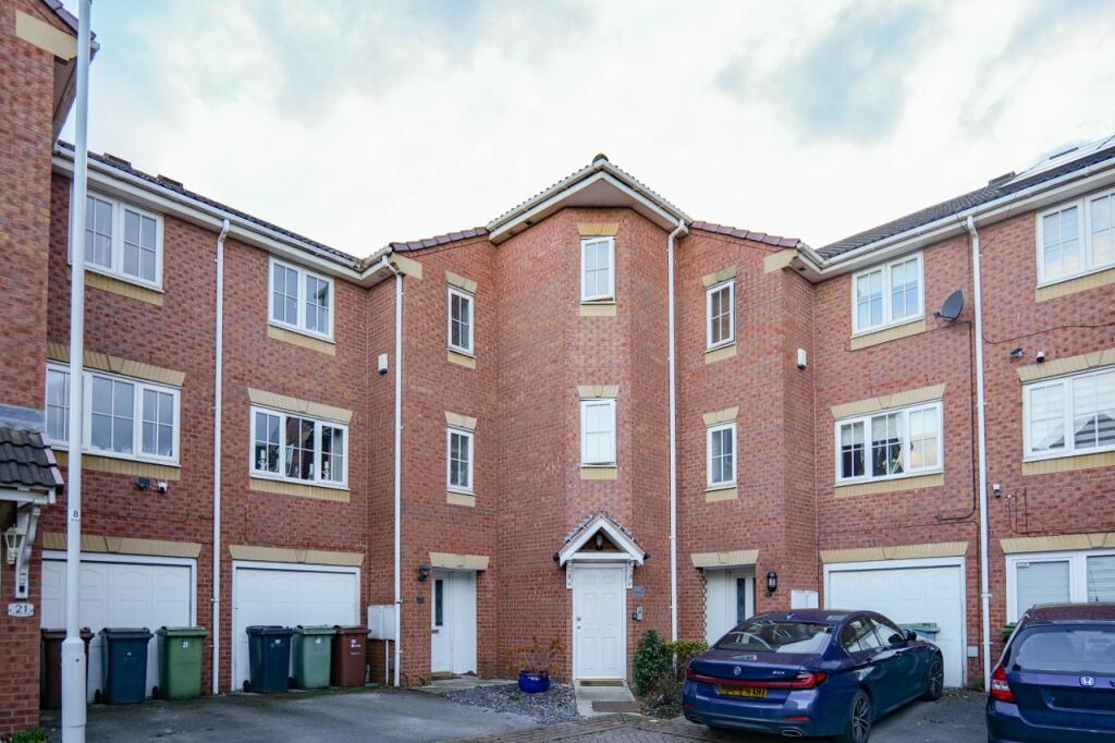 Main image of property: Kensington Way, Belle Isle, Leeds