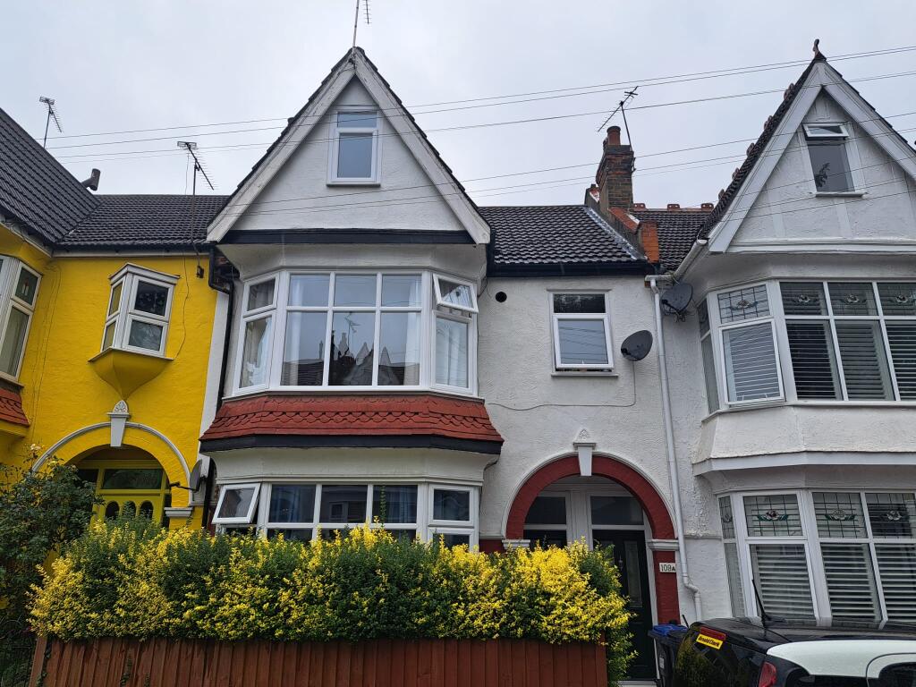Main image of property: Leighton Avenue, Leigh-On-Sea, Essex, SS9