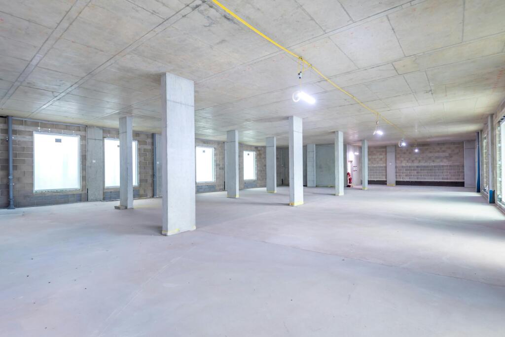 05249_Hilldene_Ave_RM3.jpg