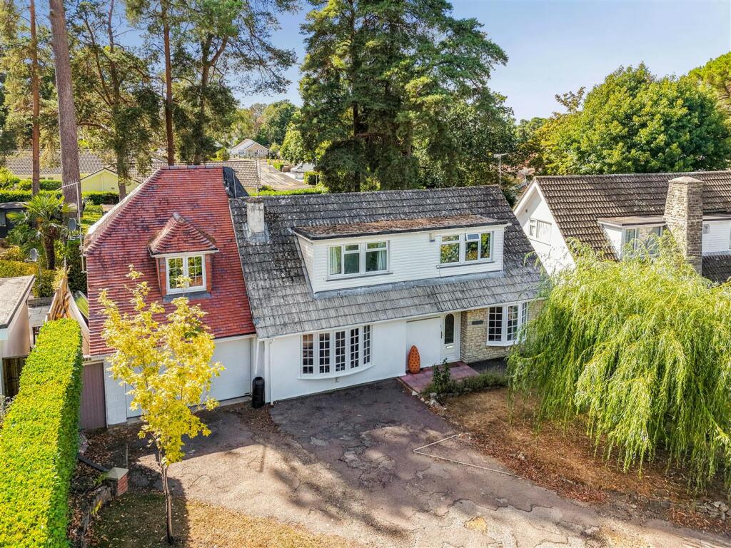 Main image of property: Robins Wood Drive, Ferndown