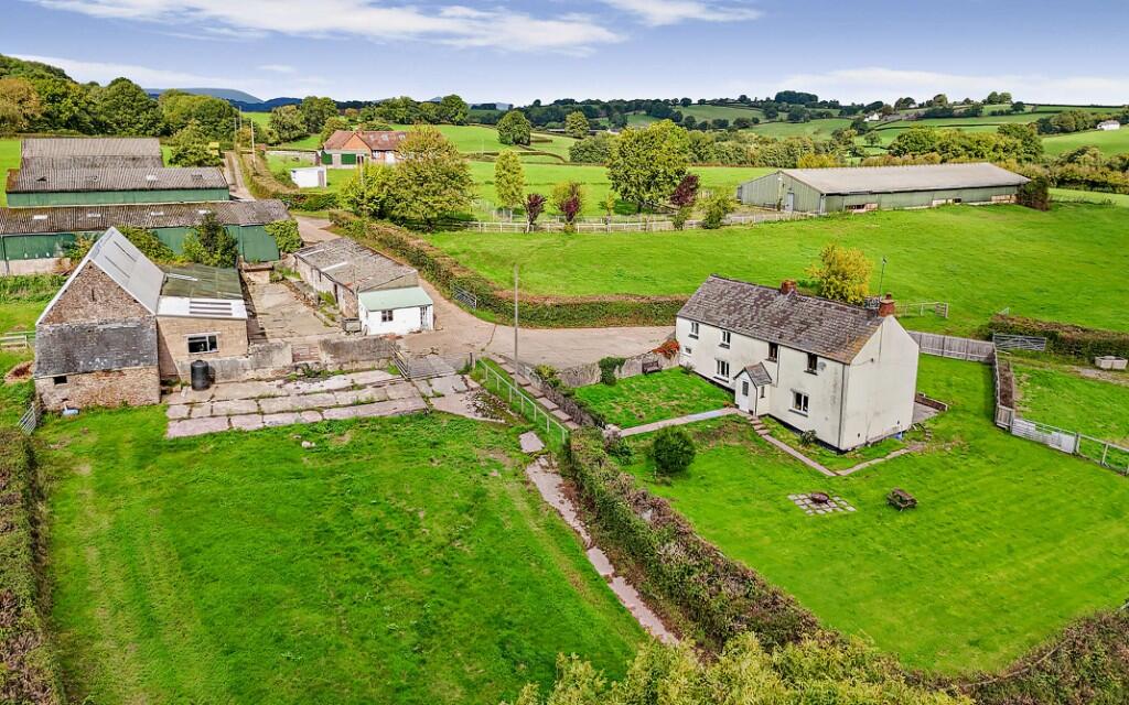 Main image of property: Perthcretig Farm, Llansoy, Nr Raglan, Monmouthshire, NP15 1EX