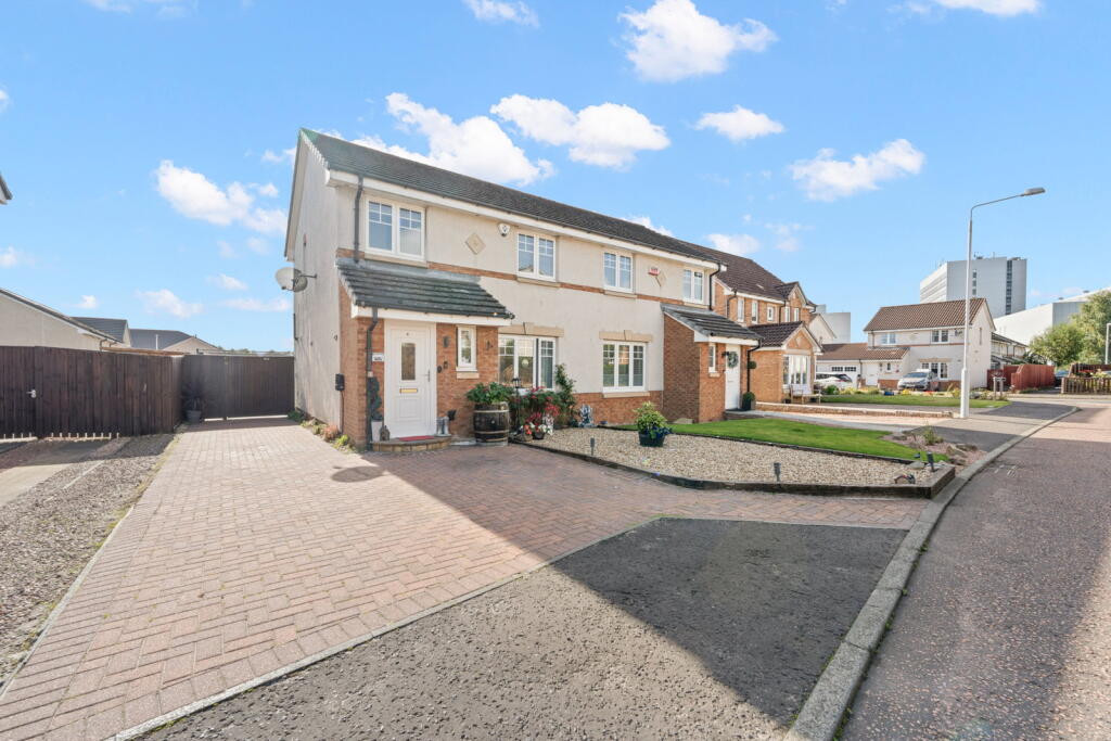 Main image of property: Linum Grove, Kirkcaldy, KY1 2HJ