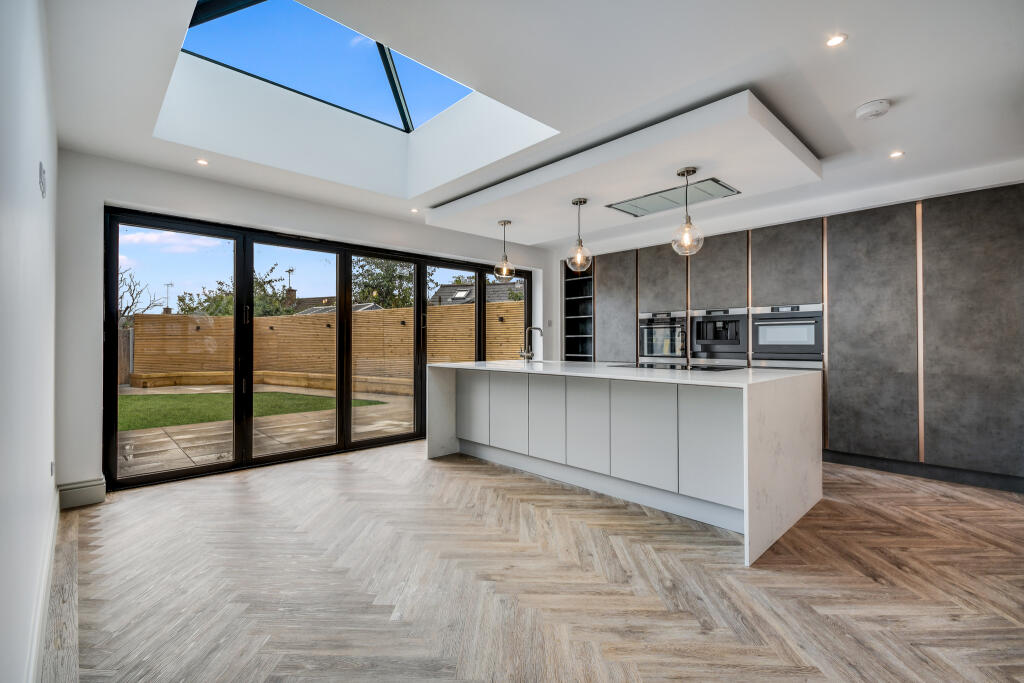 Main image of property: Baddow Road, Great Baddow, Chelmsford