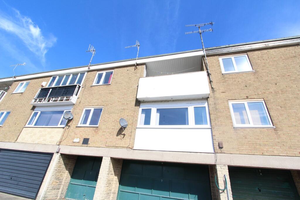 Main image of property: Middle Hay View, Sheffield, S14