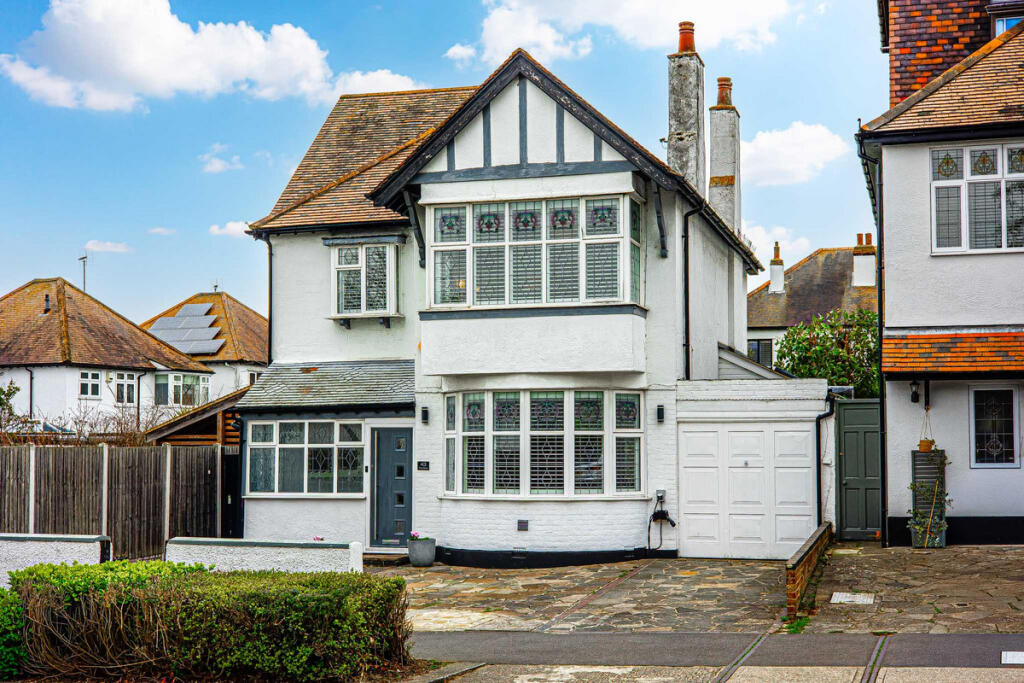 Main image of property: The Drive, Westcliff-on-sea, SS0