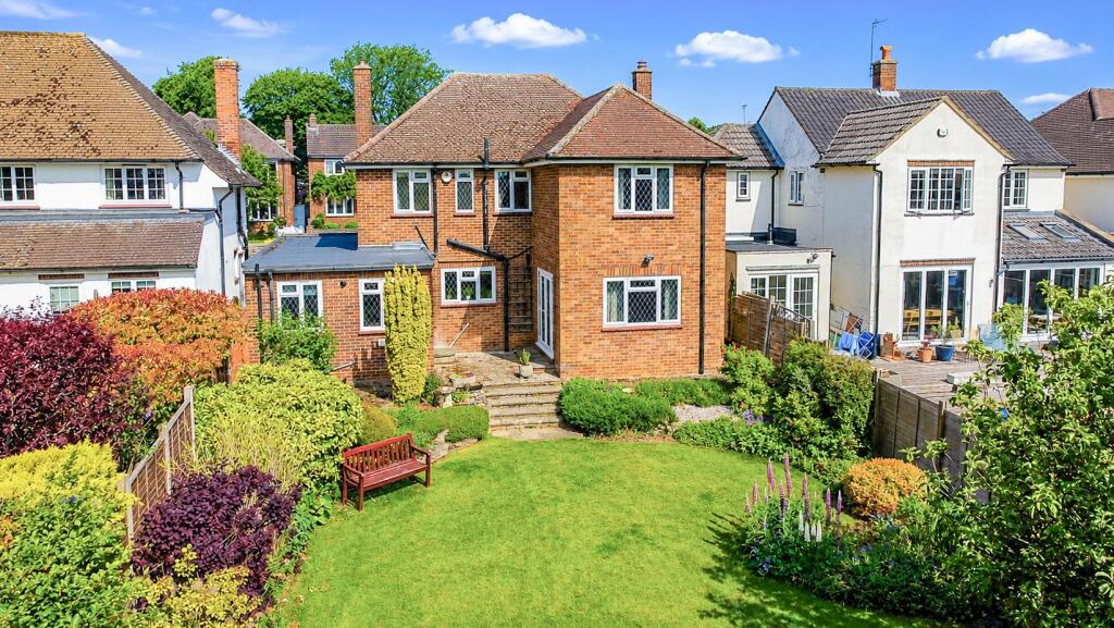 Main image of property: Dale Close, Hitchin