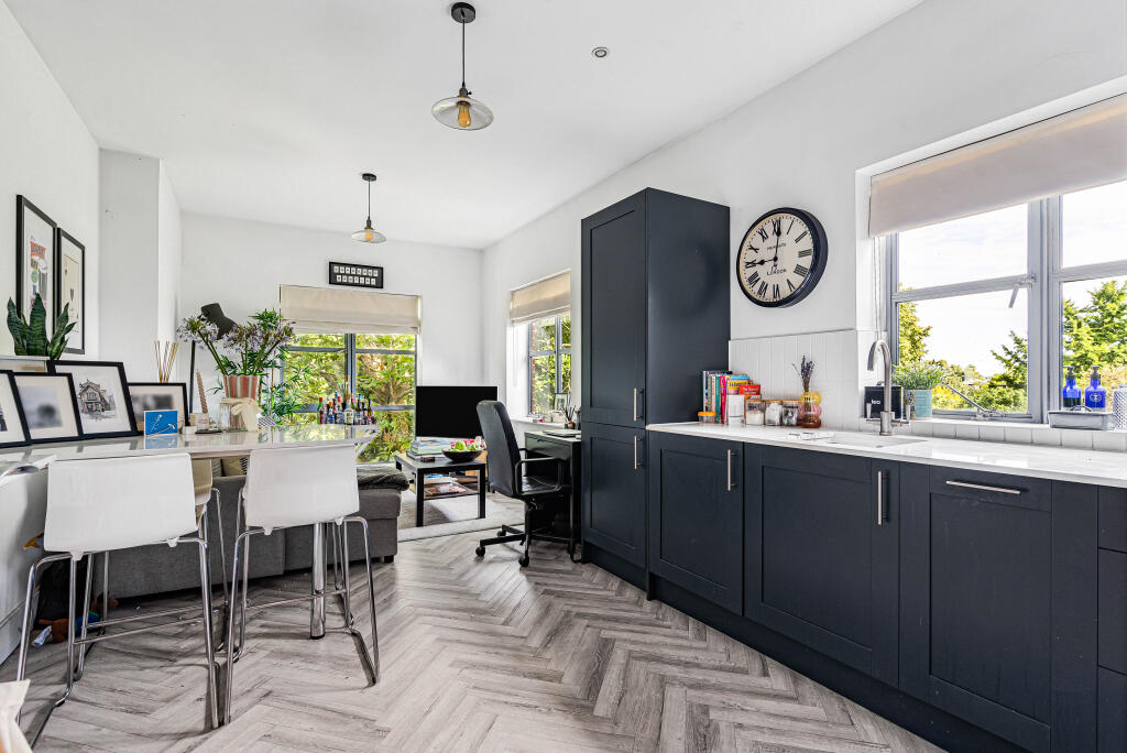 Main image of property: Paynes Park, Hitchin, SG5