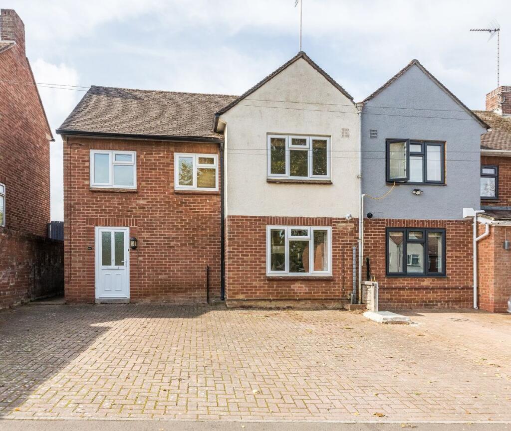 Main image of property: The Fairway, Banbury OX16 0RJ