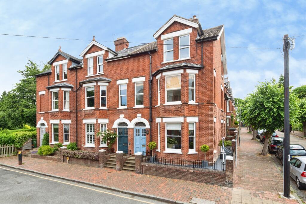 Main image of property: Mountfield Gardens, Tunbridge Wells