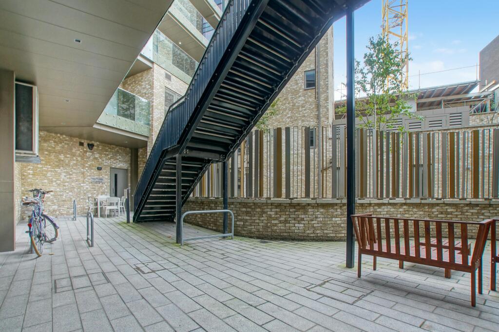 139141 Mare Street E8  Unit 3 12.JPG