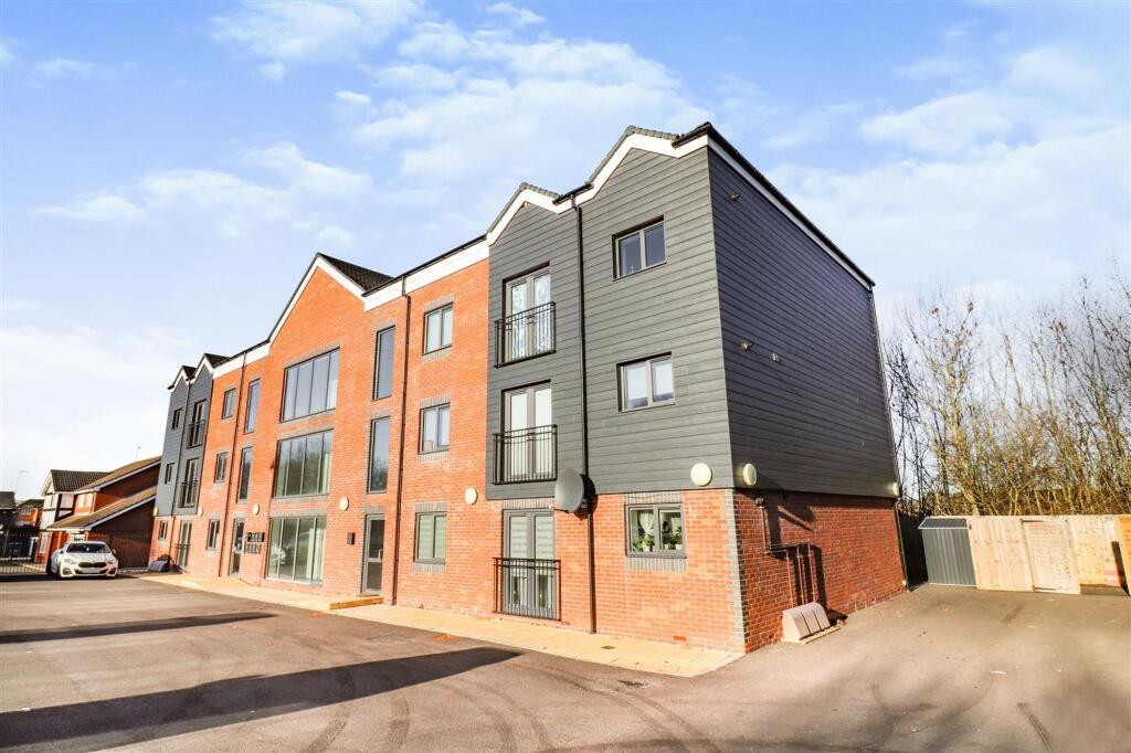 Main image of property: Kingswood Road, Nuneaton, CV10