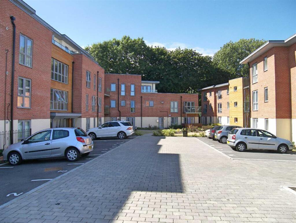 Main image of property: Morewood Road, Sevenoaks, Kent TN13 2BE