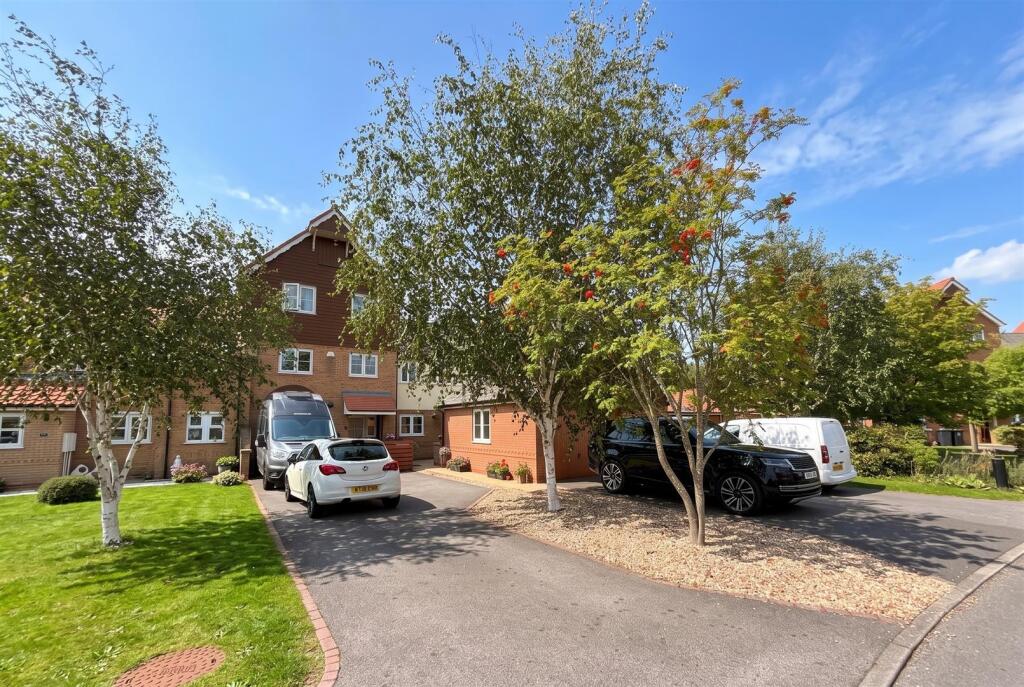 Main image of property: Park Lane, Burton Waters, Lincoln