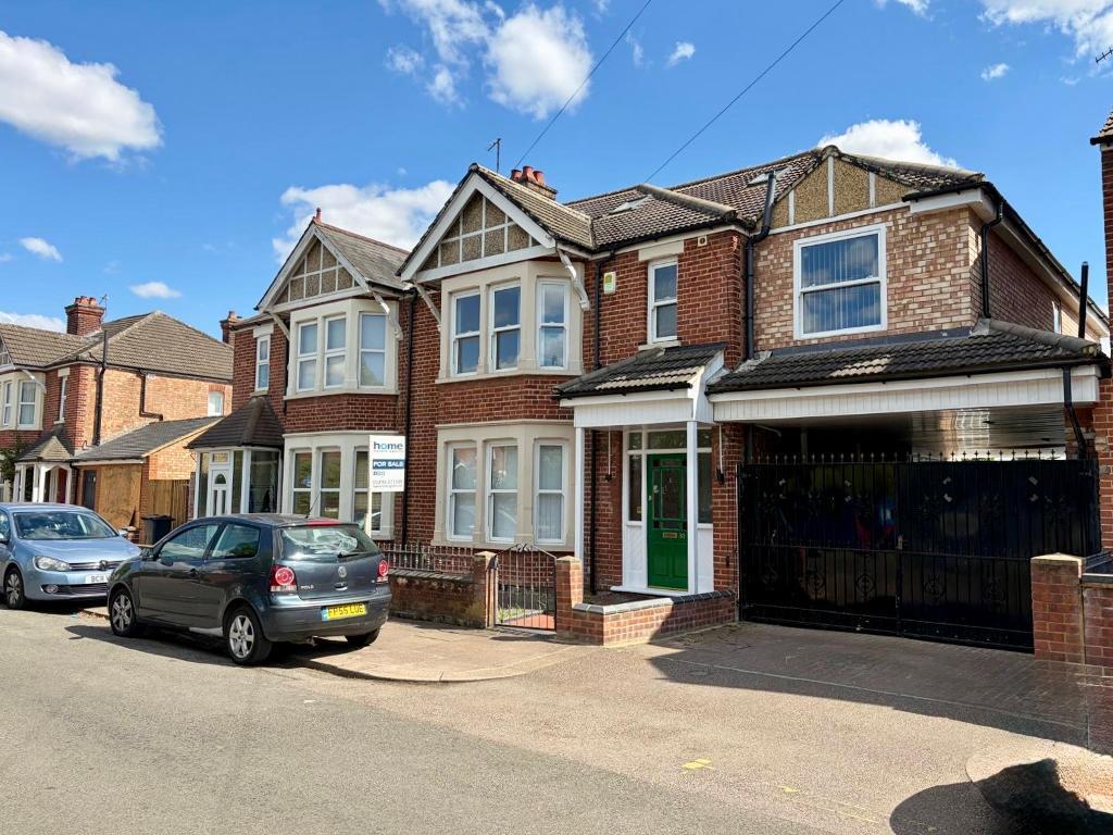 Main image of property: Cutcliffe Place, Bedford, Bedfordshire, MK40 4DF