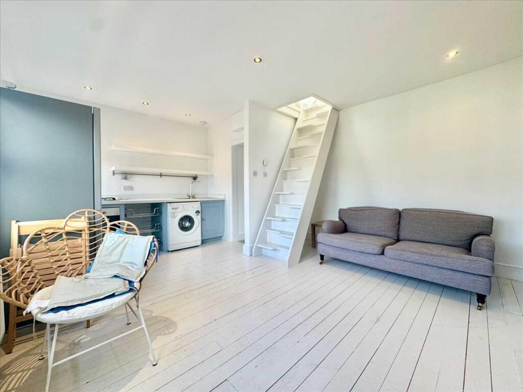 Main image of property: Beversbrook Road, London