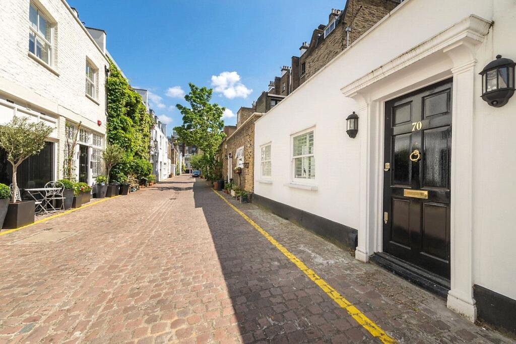 Main image of property: Queens Gate Mews, London, SW7
