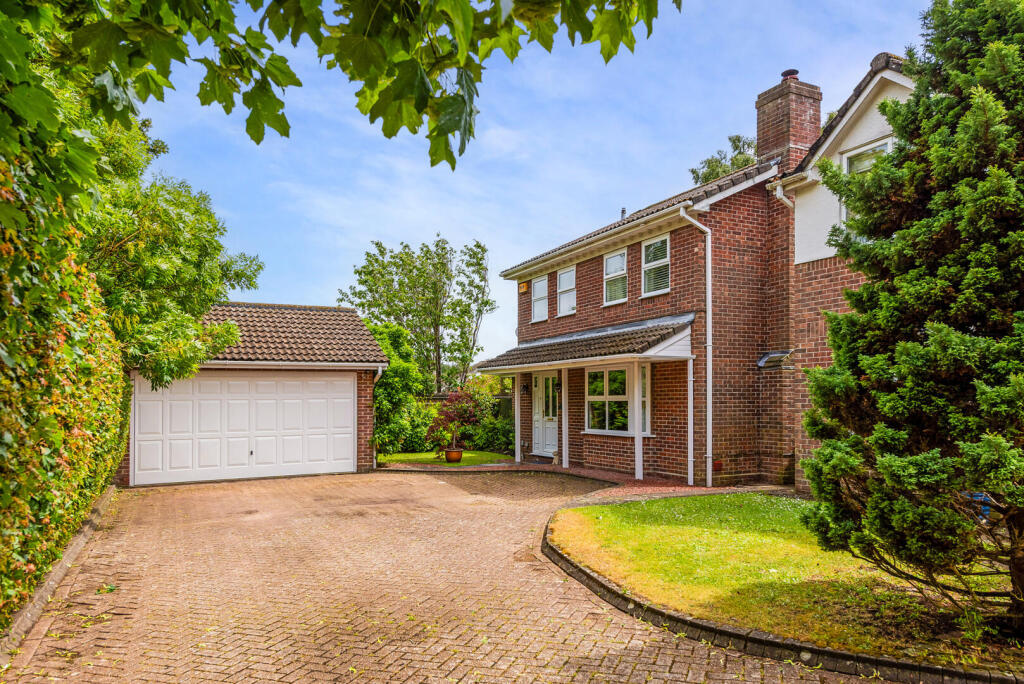 Main image of property: Laurel Gardens, Locks Heath, Southampton