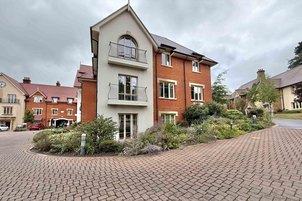 Main image of property: 44 Garnier Drive, Bishopstoke Park