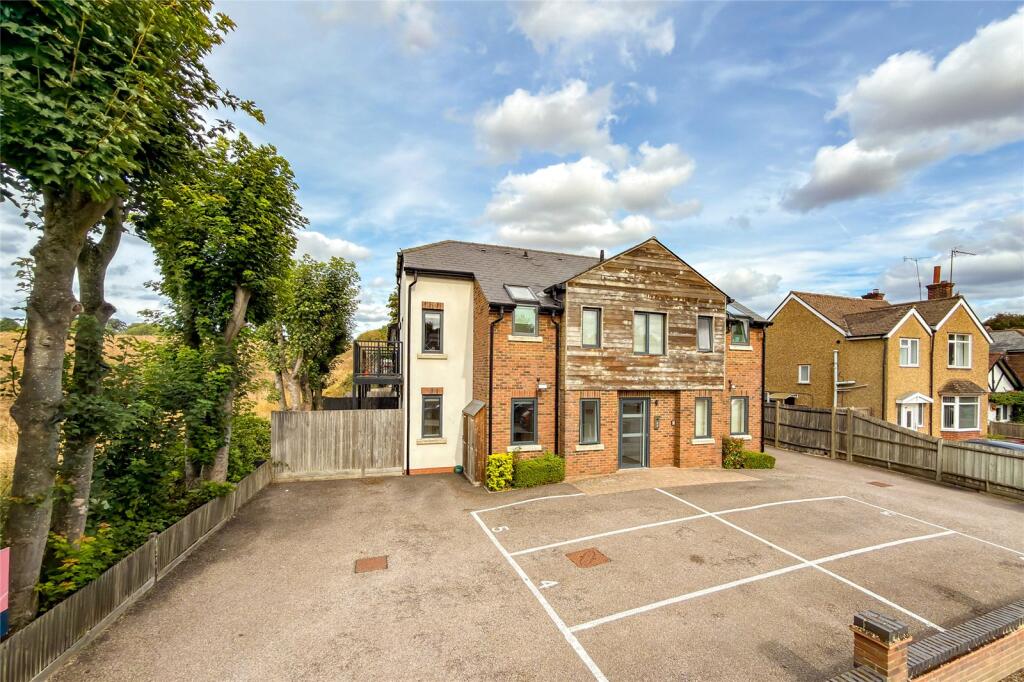 Main image of property: Luton Road, Harpenden, Hertfordshire, AL5