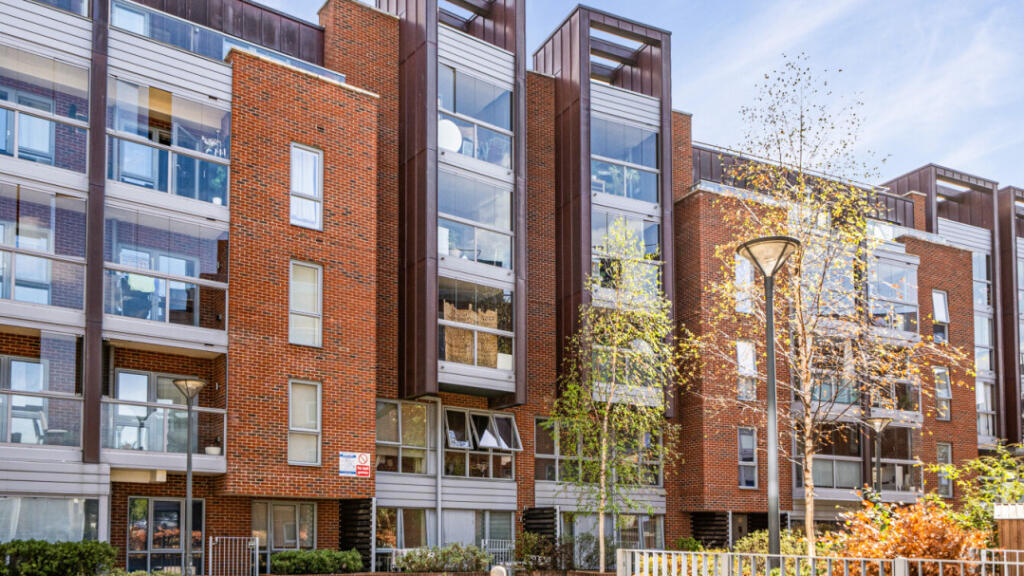 Main image of property: 2 Wilkinson Close, London, NW2 6GQ, London, NW2 6GQ