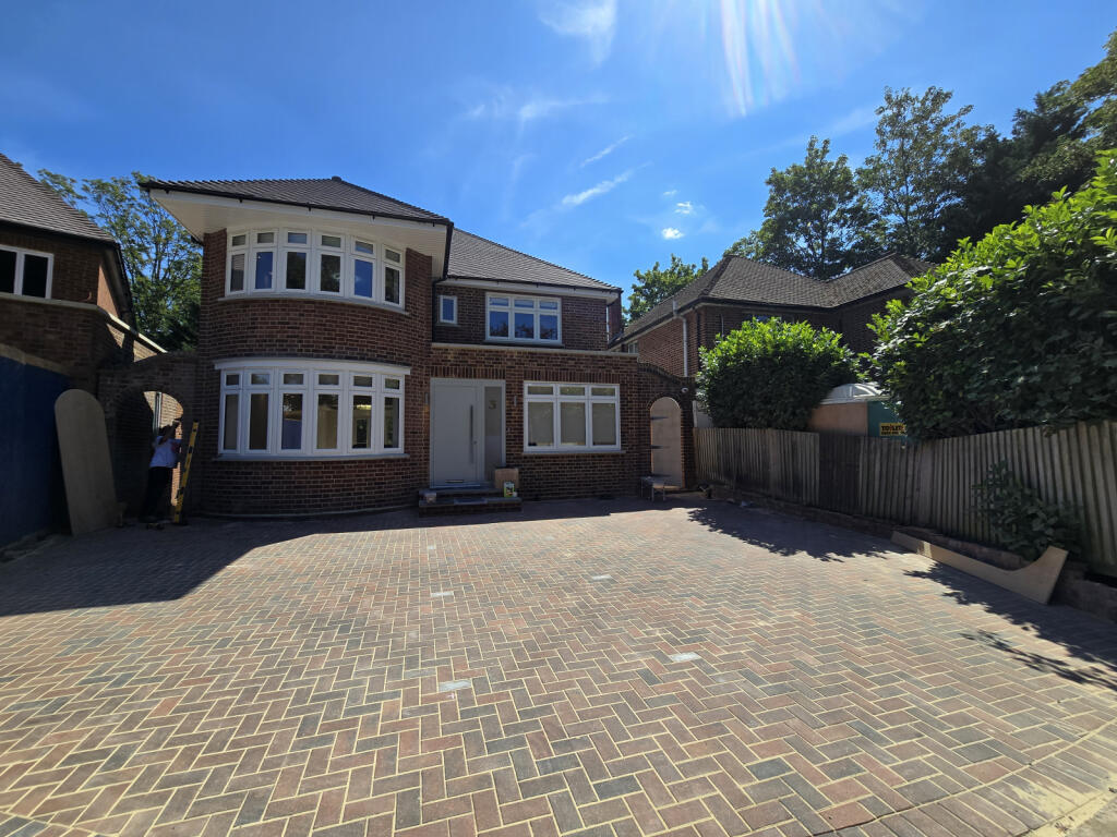 Main image of property: Danescroft Gardens, NW4