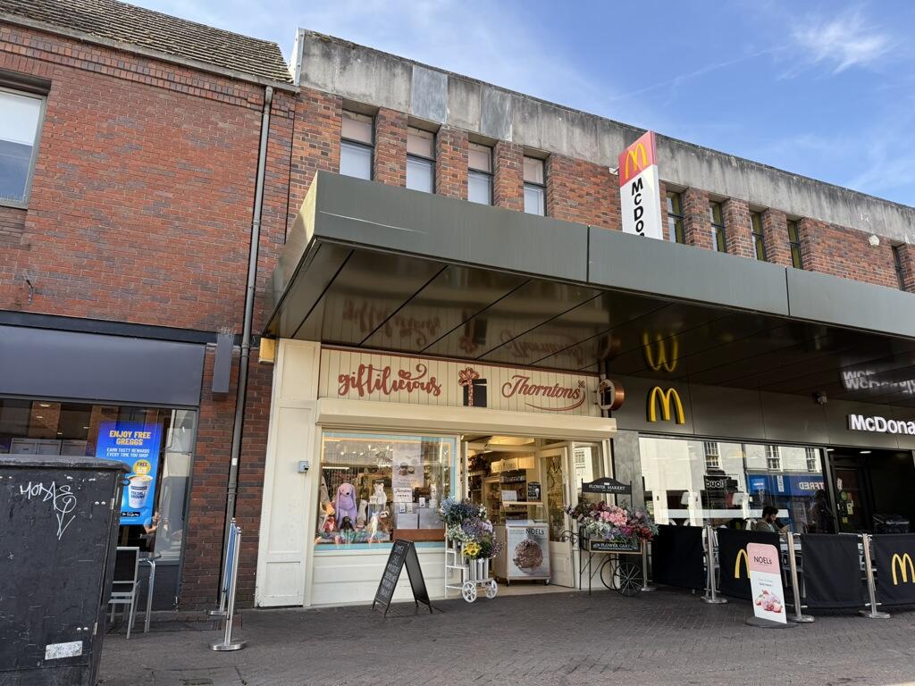 Main image of property: Queens Road, Nuneaton, Warwickshire, CV11 5JW