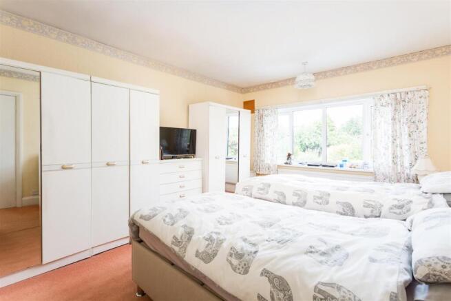 13 Tredgold Avenue-14.jpg