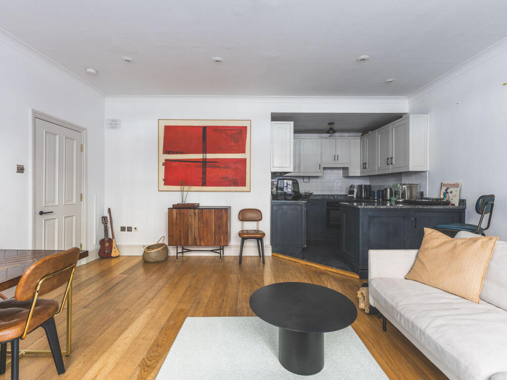 Main image of property: Palace Court, London