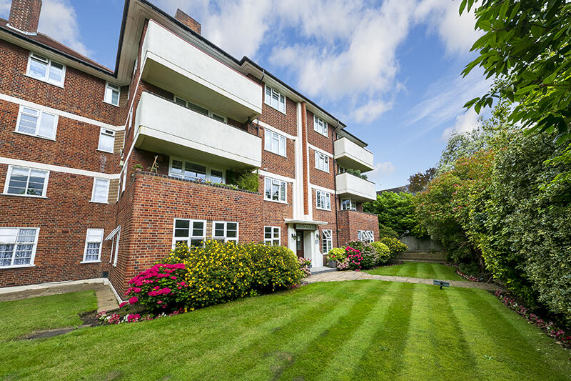 Main image of property: Sheen Court, Sheen Court Road, Richmond, Richmond Upon Thames