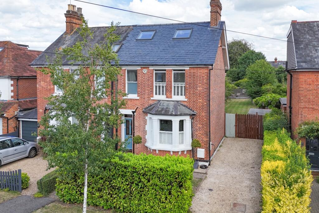 Main image of property: 52 All Saints Avenue, Maidenhead, Berkshire, SL6 6NA
