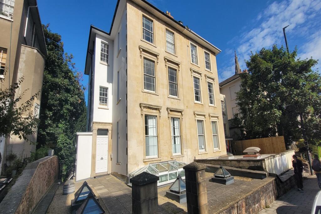 Main image of property: 1 bedroom 1st Floor Flat in Clifton