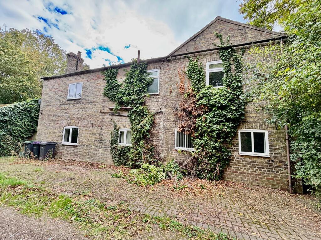 Main image of property: Fen View, Linwood Road, Martin, Lincoln, Lincolnshire LN4 3RA