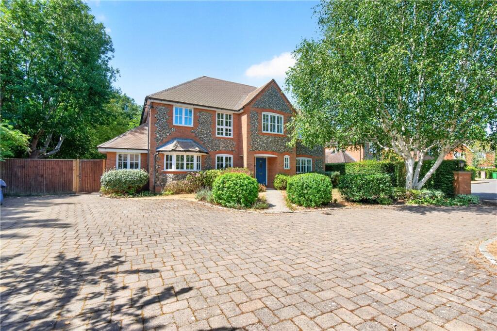 Main image of property: Whitethorn Close, Stoke Mandeville, Aylesbury, Buckinghamshire, HP22