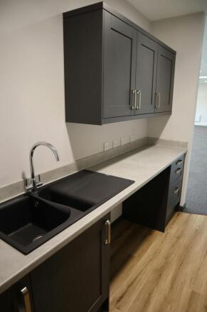 IMG_1862 Kitchen low.jpg