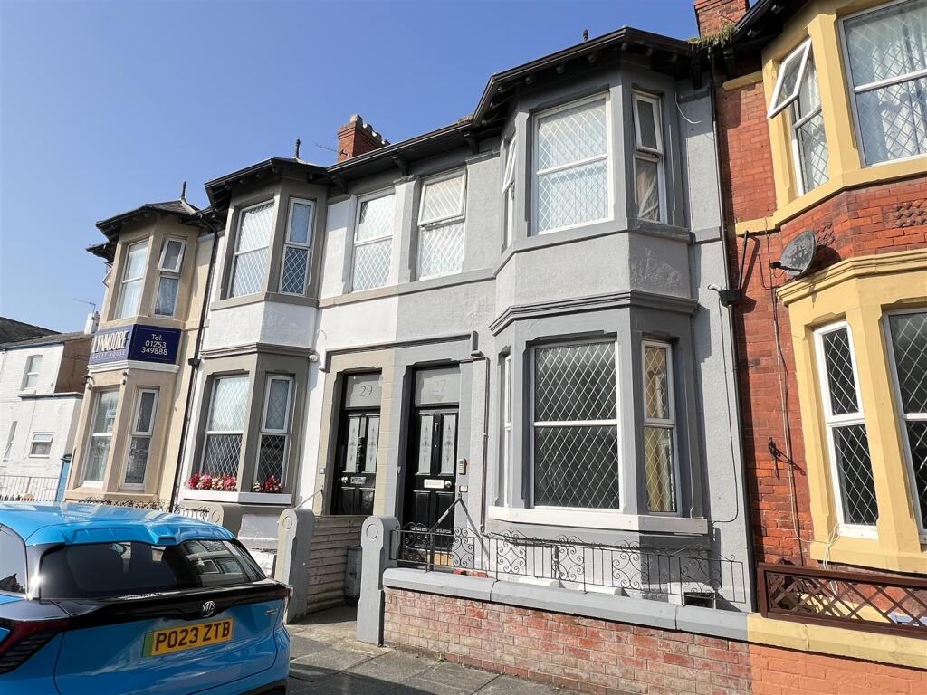 Main image of property: Flat 3, 27 Moore Street, Blackpool