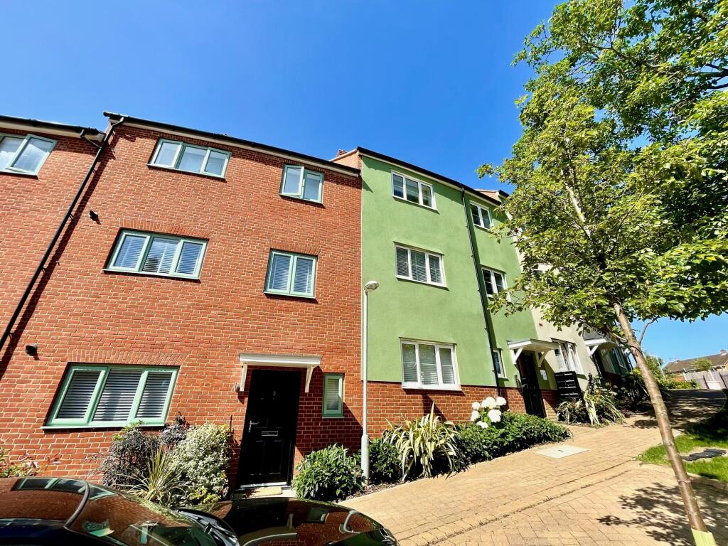 Main image of property: Summerhouse Hill, Buckingham