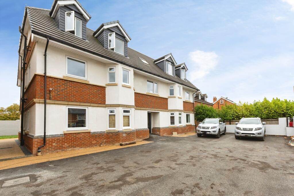 Main image of property: Basingstoke Road, Reading, Berkshire, RG2