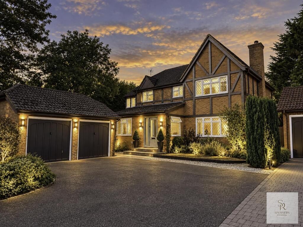 Main image of property: Green End Gardens, Boxmoor, HP1