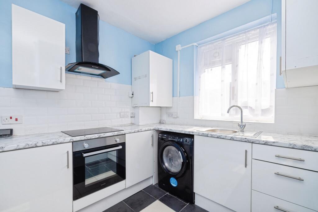 Main image of property: Fount Street, London, SW8