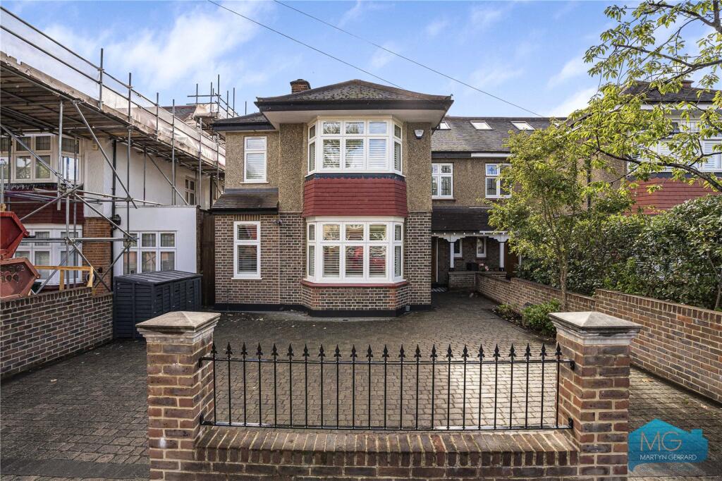 Main image of property: Church Crescent, London, N20