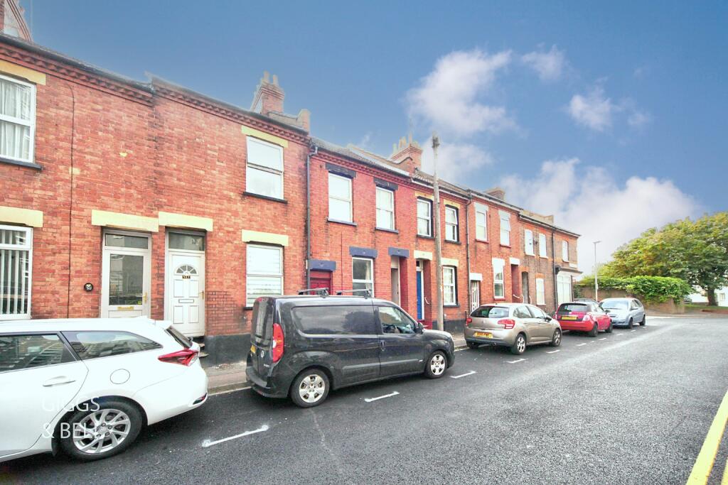 Main image of property: Kingsland Road, Luton, Bedfordshire, LU1 3DP
