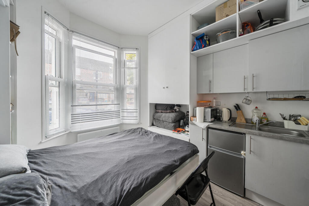 Main image of property: Gilmore Road, London, SE13