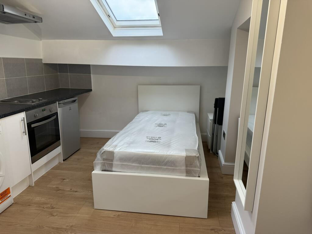 Main image of property: Flat 6, 61 Eccles Old Road, Salford, M6 8RF